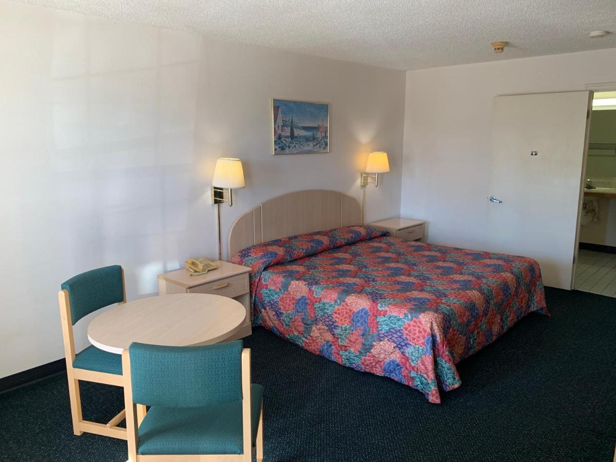 Garden Inn & Suites Metter Bagian luar foto