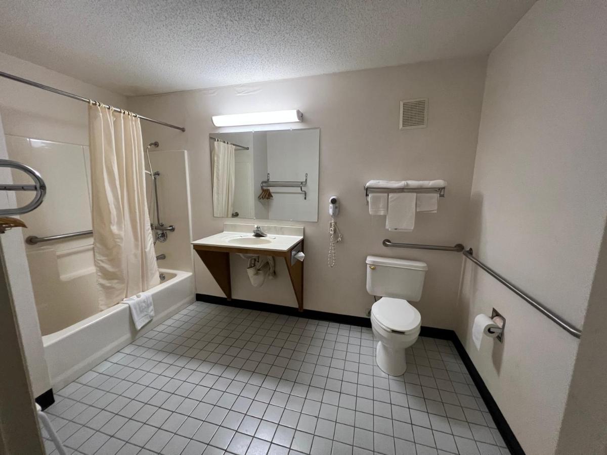 Garden Inn & Suites Metter Bagian luar foto