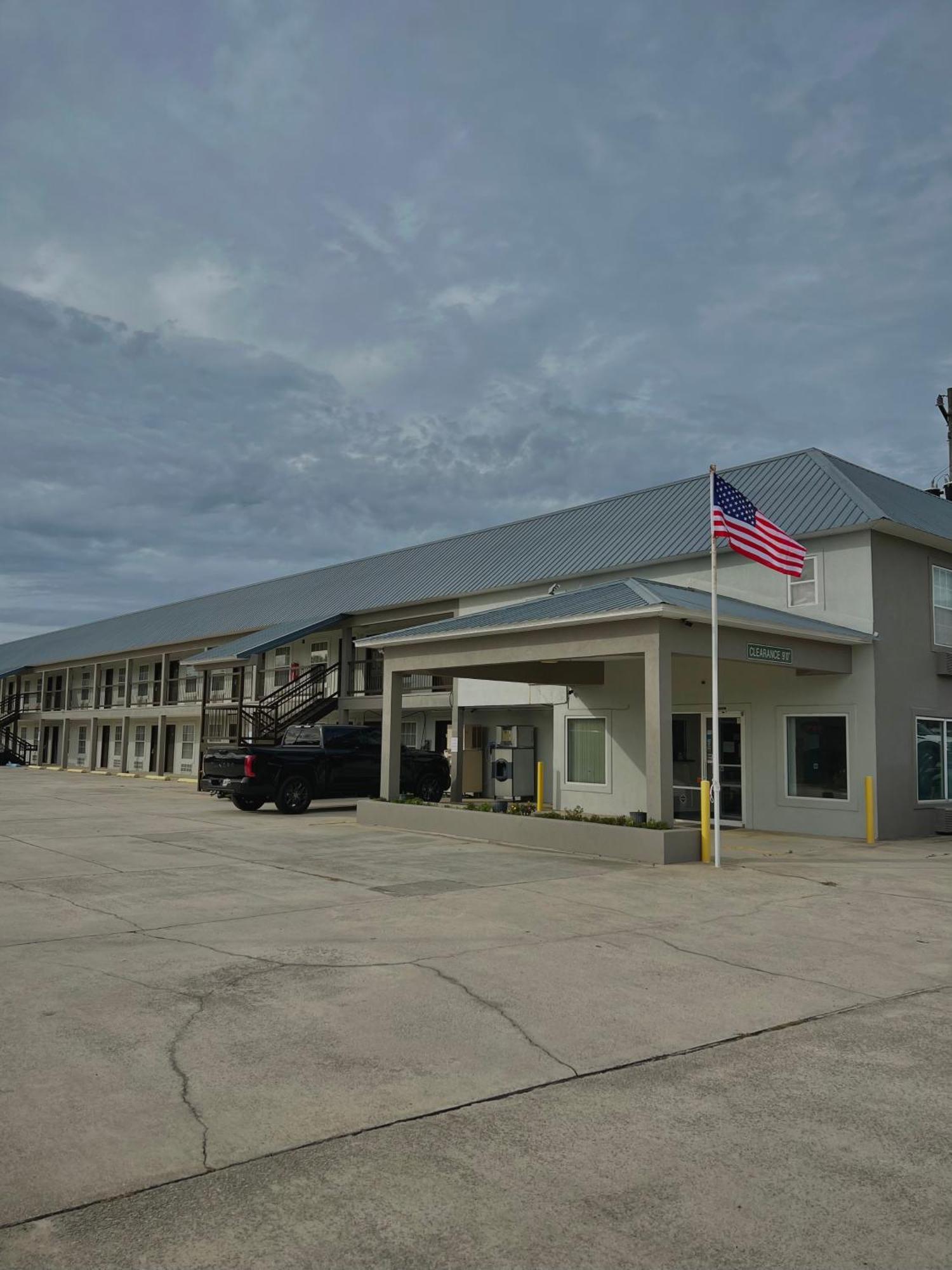 Garden Inn & Suites Metter Bagian luar foto