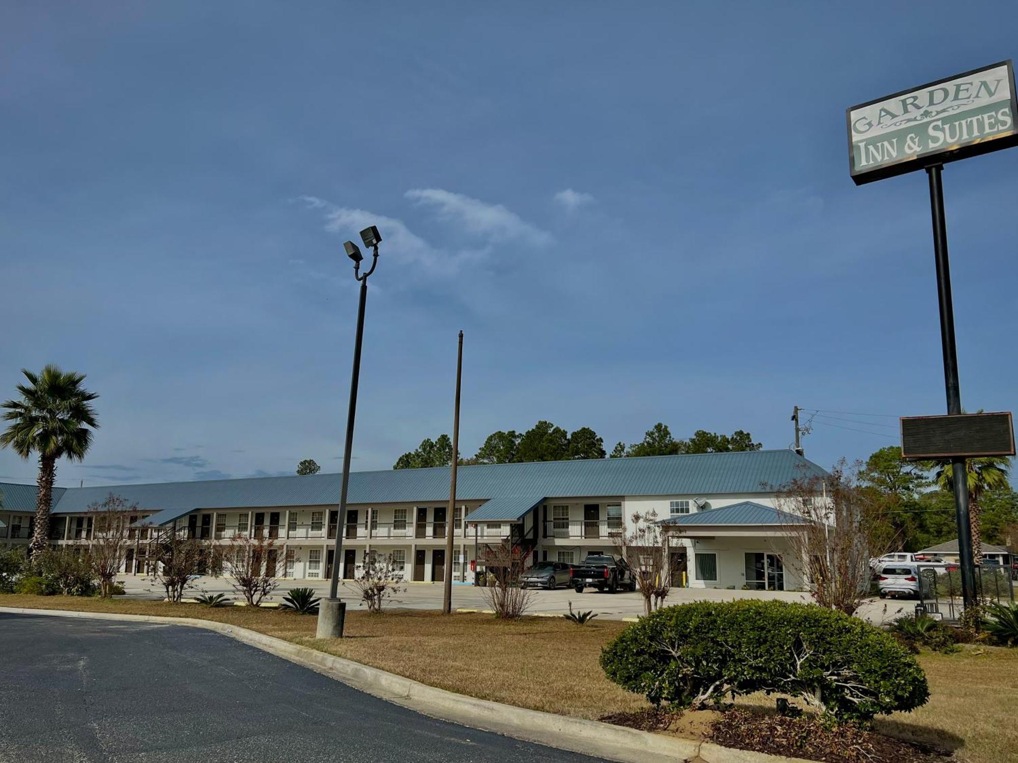 Garden Inn & Suites Metter Bagian luar foto