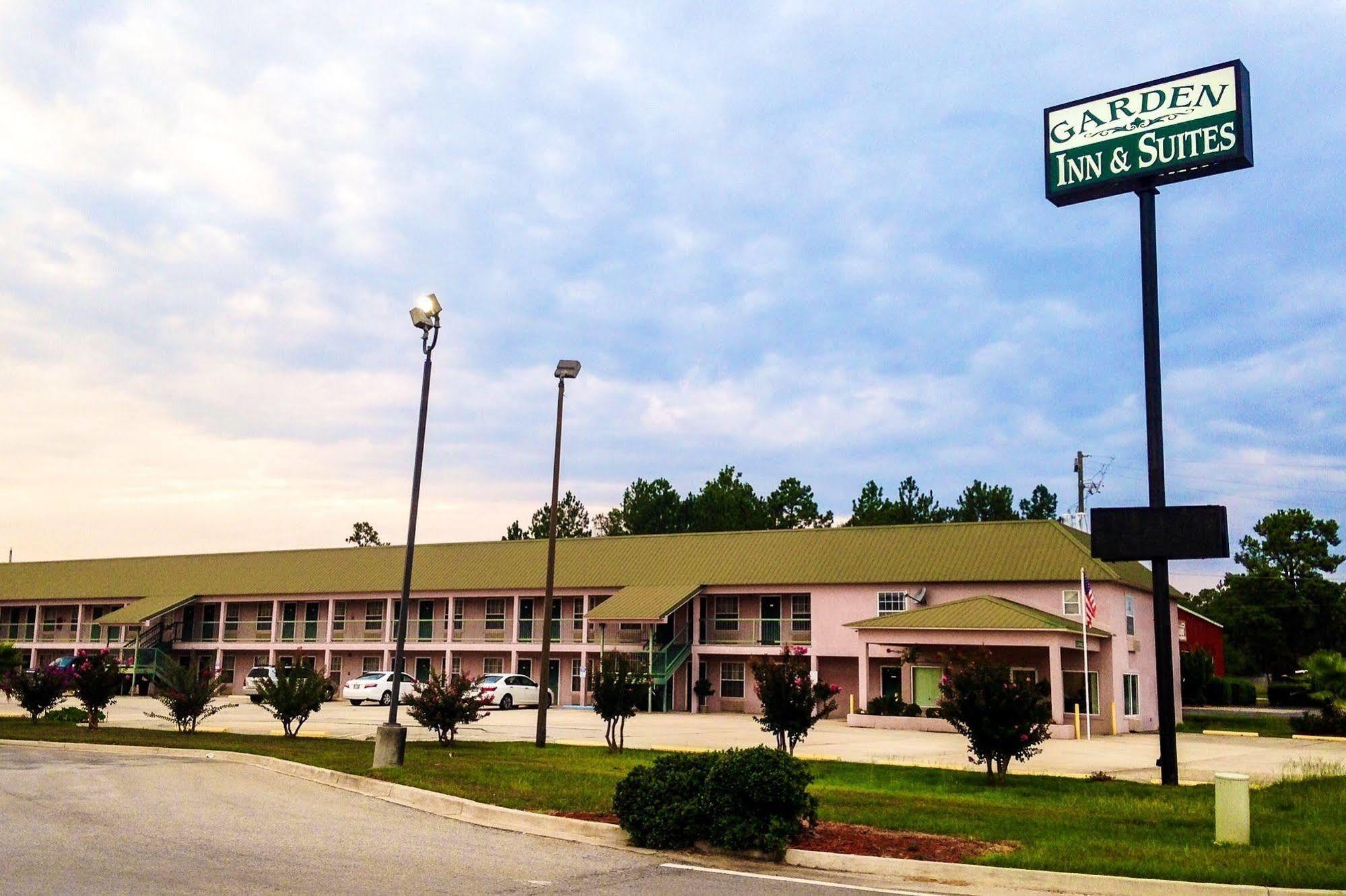 Garden Inn & Suites Metter Bagian luar foto